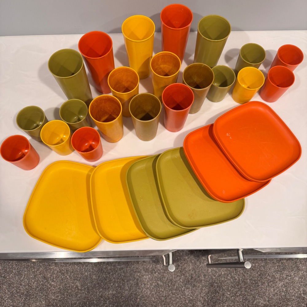 Vintage 1980 Tupperware Harvest Colors Plates Tumblers Cups Plastic 27pc Set